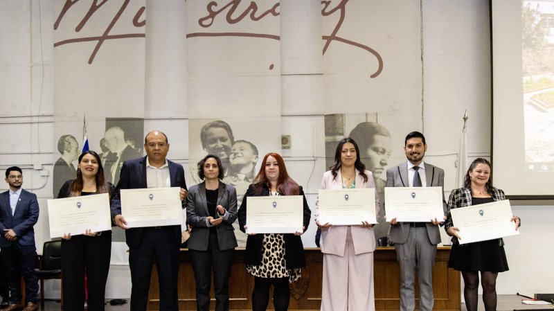 Foto 43 de 57: Galería fotográfica (Primera Parte): Ceremonia de Titulación UGM Año Académico 2023 Facultades de Ciencias Sociales, Jurídicas y Humanidades y de Negocios y Tecnologías