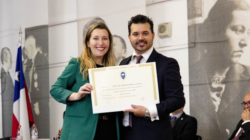 Foto 45 de 57: Galería fotográfica (Primera Parte): Ceremonia de Titulación UGM Año Académico 2023 Escuela de Diseño y Artes Digitales, Psicología, Ciencias de la Salud, Educación y Magísteres
