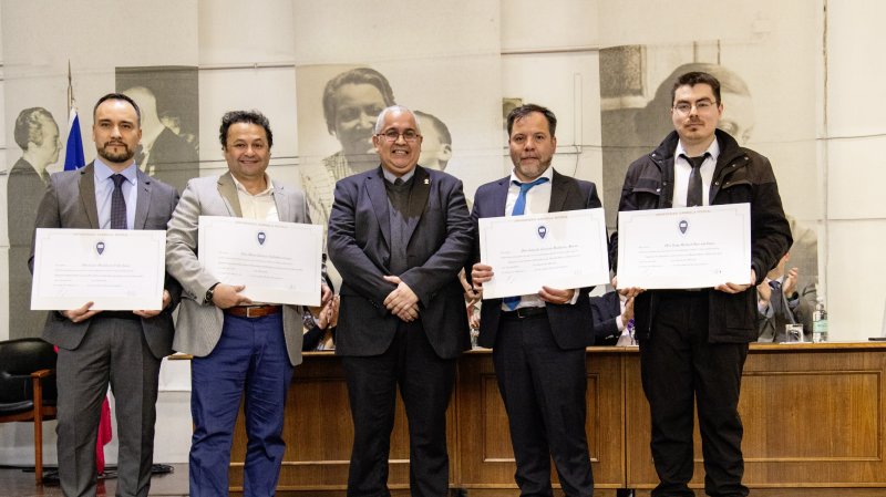 Foto 48 de 57: Galería fotográfica (Primera Parte): Ceremonia de Titulación UGM Año Académico 2023 Facultades de Ciencias Sociales, Jurídicas y Humanidades y de Negocios y Tecnologías