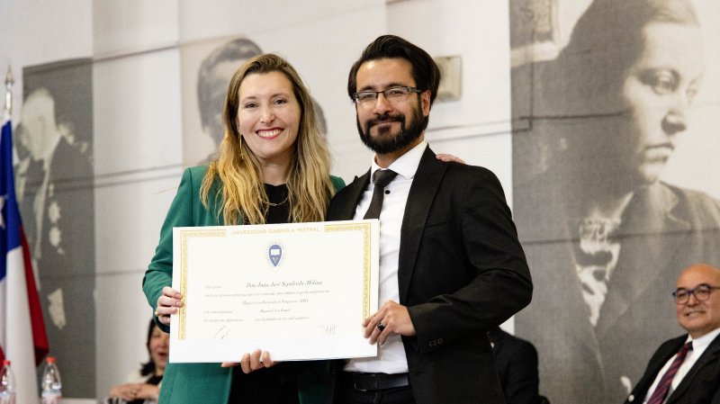 Foto 47 de 57: Galería fotográfica (Primera Parte): Ceremonia de Titulación UGM Año Académico 2023 Escuela de Diseño y Artes Digitales, Psicología, Ciencias de la Salud, Educación y Magísteres