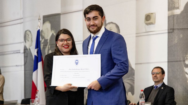 Foto 51 de 57: Galería fotográfica (Primera Parte): Ceremonia de Titulación UGM Año Académico 2023 Escuela de Diseño y Artes Digitales, Psicología, Ciencias de la Salud, Educación y Magísteres