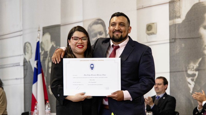 Foto 54 de 57: Galería fotográfica (Primera Parte): Ceremonia de Titulación UGM Año Académico 2023 Escuela de Diseño y Artes Digitales, Psicología, Ciencias de la Salud, Educación y Magísteres