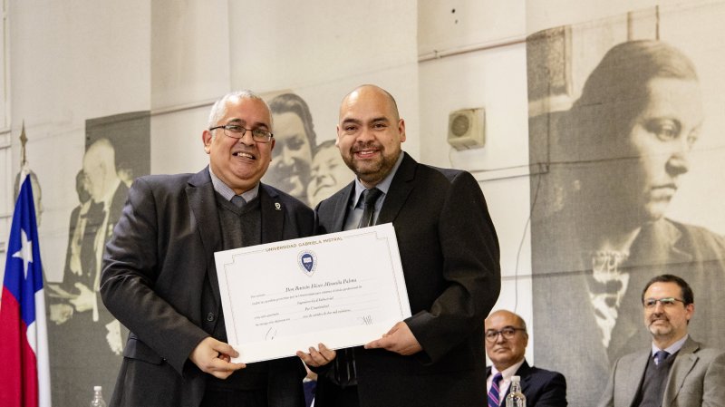 Foto 55 de 57: Galería fotográfica (Primera Parte): Ceremonia de Titulación UGM Año Académico 2023 Facultades de Ciencias Sociales, Jurídicas y Humanidades y de Negocios y Tecnologías