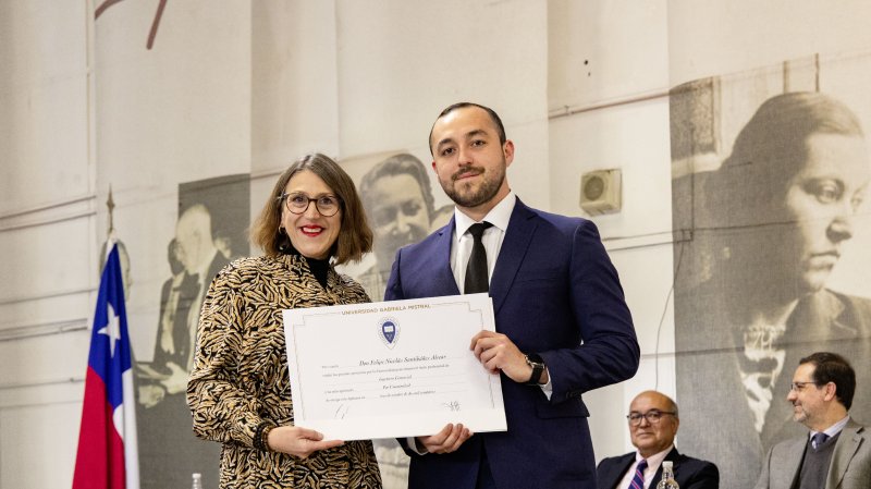 Foto 7 de 62: Galería fotográfica (Segunda Parte): Ceremonia de Titulación UGM Año Académico 2023 Facultades de Ciencias Sociales, Jurídicas y Humanidades y de Negocios y Tecnologías
