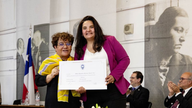Foto 8 de 67: Galería fotográfica (Segunda Parte): Ceremonia de Titulación UGM Año Académico 2023 Escuela de Diseño y Artes Digitales, Psicología, Ciencias de la Salud, Educación y Magísteres