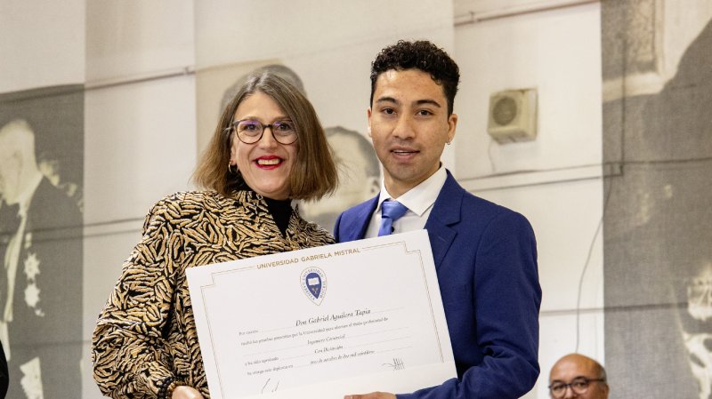 Foto 10 de 62: Galería fotográfica (Segunda Parte): Ceremonia de Titulación UGM Año Académico 2023 Facultades de Ciencias Sociales, Jurídicas y Humanidades y de Negocios y Tecnologías