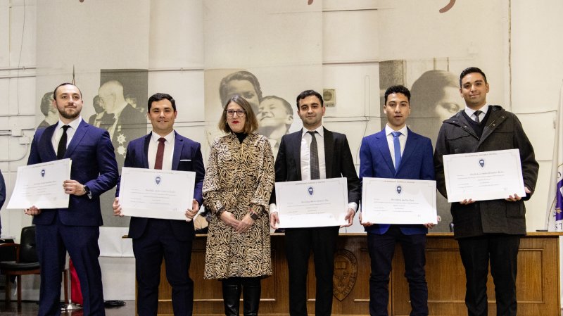 Foto 12 de 62: Galería fotográfica (Segunda Parte): Ceremonia de Titulación UGM Año Académico 2023 Facultades de Ciencias Sociales, Jurídicas y Humanidades y de Negocios y Tecnologías