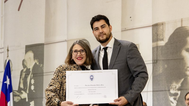 Foto 13 de 62: Galería fotográfica (Segunda Parte): Ceremonia de Titulación UGM Año Académico 2023 Facultades de Ciencias Sociales, Jurídicas y Humanidades y de Negocios y Tecnologías