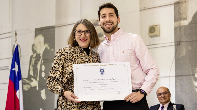Foto 14 de 62: Galería fotográfica (Segunda Parte): Ceremonia de Titulación UGM Año Académico 2023 Facultades de Ciencias Sociales, Jurídicas y Humanidades y de Negocios y Tecnologías