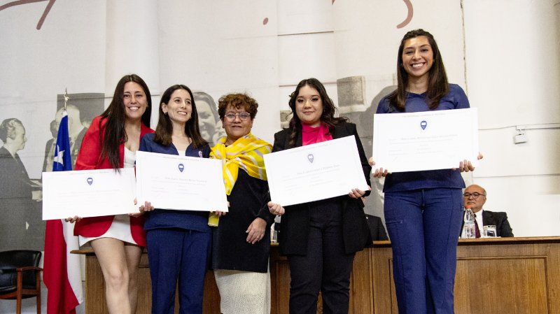 Foto 14 de 67: Galería fotográfica (Segunda Parte): Ceremonia de Titulación UGM Año Académico 2023 Escuela de Diseño y Artes Digitales, Psicología, Ciencias de la Salud, Educación y Magísteres