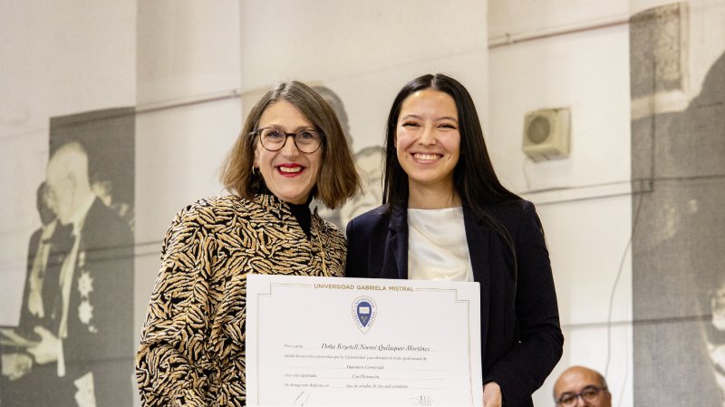 Foto 16 de 62: Galería fotográfica (Segunda Parte): Ceremonia de Titulación UGM Año Académico 2023 Facultades de Ciencias Sociales, Jurídicas y Humanidades y de Negocios y Tecnologías