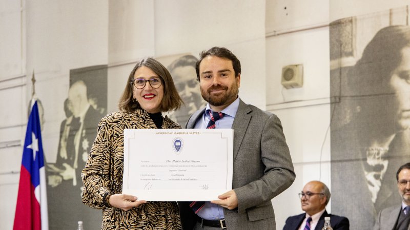 Foto 21 de 62: Galería fotográfica (Segunda Parte): Ceremonia de Titulación UGM Año Académico 2023 Facultades de Ciencias Sociales, Jurídicas y Humanidades y de Negocios y Tecnologías