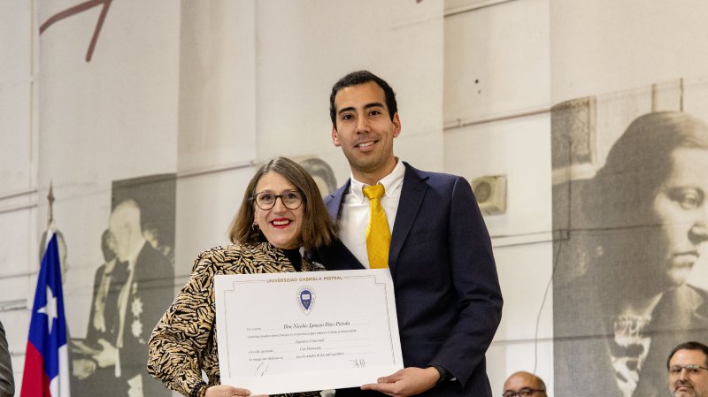 Foto 22 de 62: Galería fotográfica (Segunda Parte): Ceremonia de Titulación UGM Año Académico 2023 Facultades de Ciencias Sociales, Jurídicas y Humanidades y de Negocios y Tecnologías