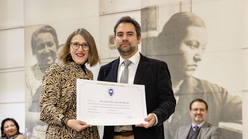 Foto 28 de 62: Galería fotográfica (Segunda Parte): Ceremonia de Titulación UGM Año Académico 2023 Facultades de Ciencias Sociales, Jurídicas y Humanidades y de Negocios y Tecnologías