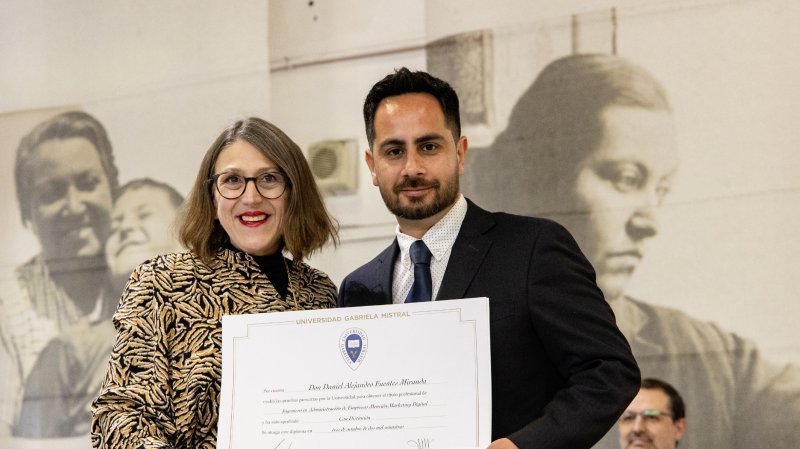 Foto 30 de 62: Galería fotográfica (Segunda Parte): Ceremonia de Titulación UGM Año Académico 2023 Facultades de Ciencias Sociales, Jurídicas y Humanidades y de Negocios y Tecnologías
