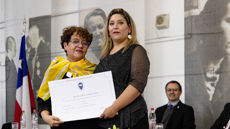 Foto 35 de 67: Galería fotográfica (Segunda Parte): Ceremonia de Titulación UGM Año Académico 2023 Escuela de Diseño y Artes Digitales, Psicología, Ciencias de la Salud, Educación y Magísteres