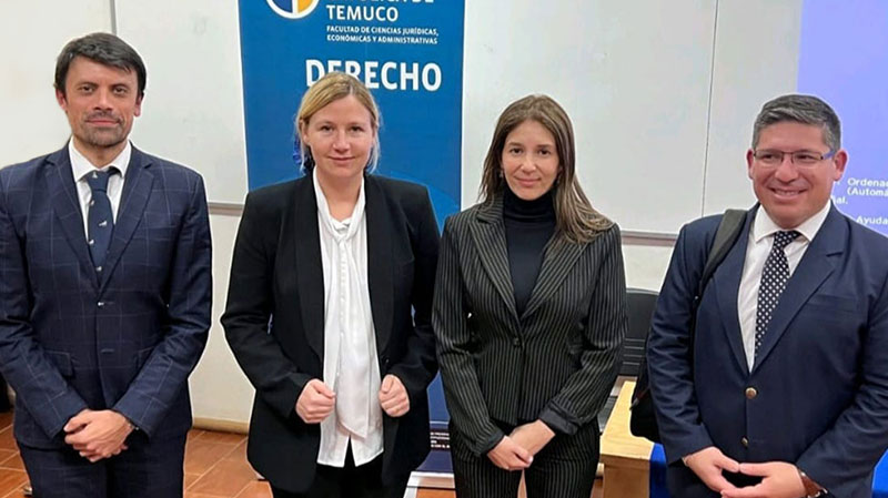 Foto 2 de 6: U. Católica de Temuco y Escuela de Derecho UGM realizaron Congreso Internacional de Derecho Privado e IA