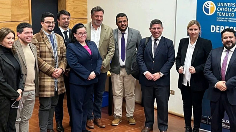 Foto 5 de 6: U. Católica de Temuco y Escuela de Derecho UGM realizaron Congreso Internacional de Derecho Privado e IA