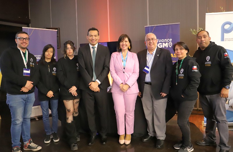Imagen de la noticia: Futuros ingenieros e ingenieras presentes en aniversario de la Asociación Chilena de Energías Renovables y Almacenamiento