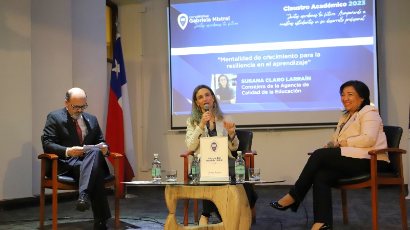 Foto 7 de 48: Universidad Gabriela Mistral realizó Claustro Académico 2023 con foco en acompañamiento integral del estudiantado