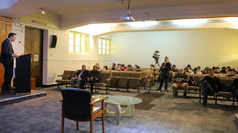 Foto 4 de 7: Escuela de Ingeniería y Tecnología UGM realizó conferencia sobre el desarrollo de energías alternativas