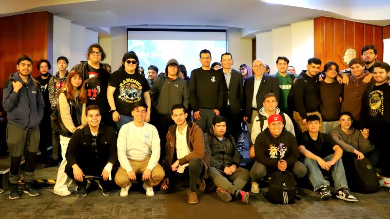 Foto 7 de 7: Escuela de Ingeniería y Tecnología UGM realizó conferencia sobre el desarrollo de energías alternativas