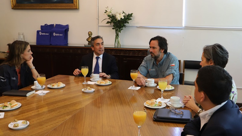 Imagen de la noticia: Desafío Levantemos Chile y Universidad Gabriela Mistral refuerzan su vocación conjunta de servicio al país