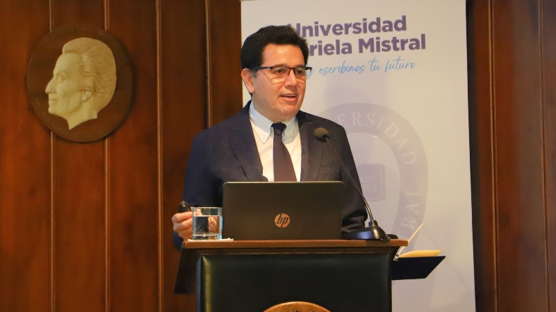Foto 4 de 8: II Seminario “Construyendo nuestra huella: Proceso de autoevaluación institucional” contó con destacados expositores