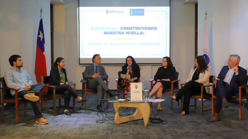 Foto 7 de 8: II Seminario “Construyendo nuestra huella: Proceso de autoevaluación institucional” contó con destacados expositores