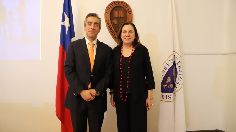Imagen de la noticia: 5ª Encuesta Ecosistema Emprendedor UGM / B&W: 89% de los chilenos financiará vacaciones con sus ahorros