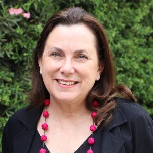 Imagen de la noticia: 5ª Encuesta Ecosistema Emprendedor UGM / B&W: 89% de los chilenos financiará vacaciones con sus ahorros