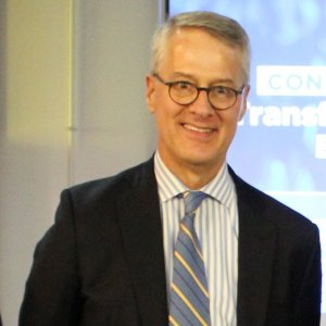 Imagen de la noticia: Michael Johanek, experto internacional en Liderazgo Educacional, dictó conferencia magistral en UGM