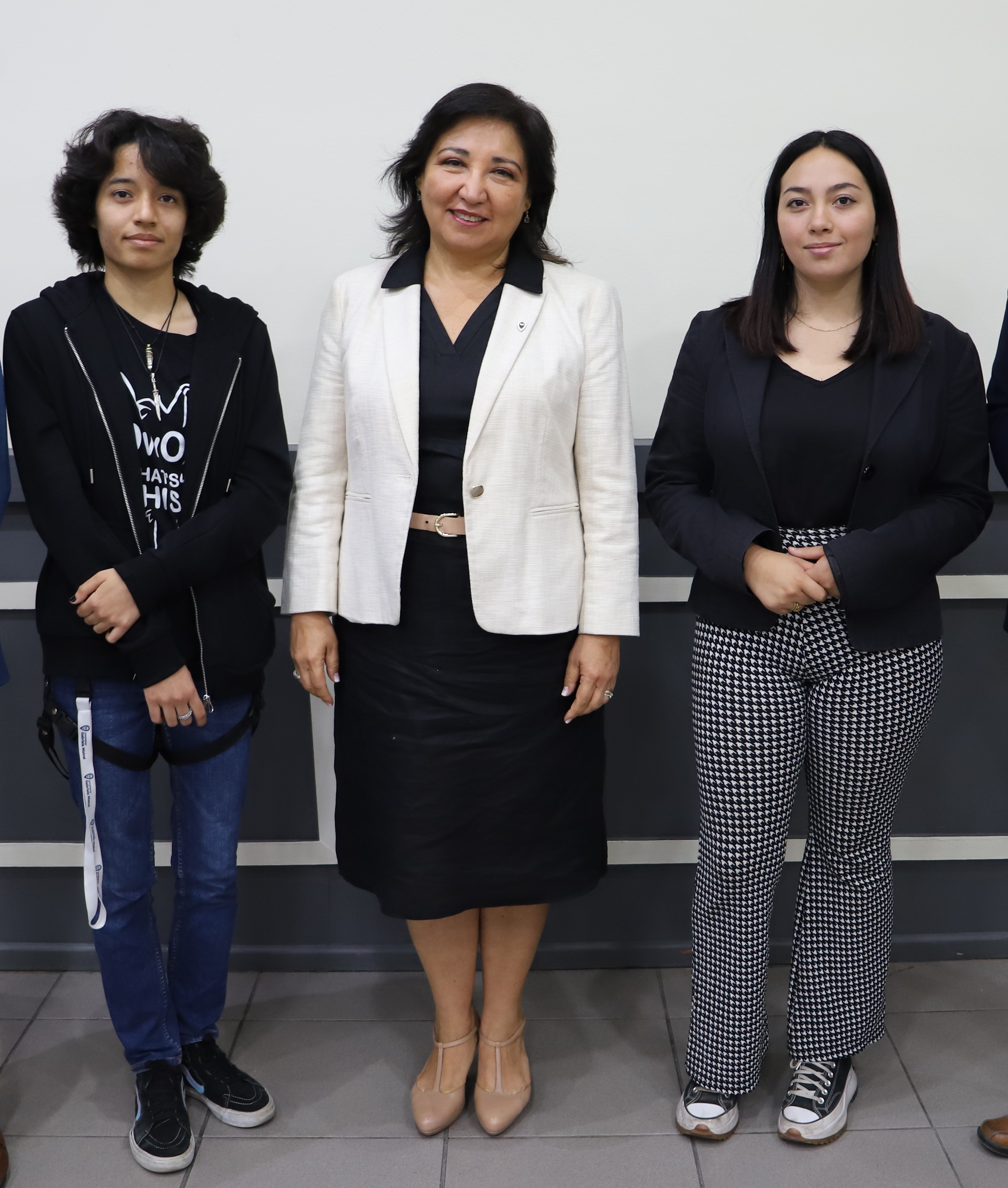 Imagen de la noticia: Académicas y académicos UGM participaron en conversatorio CUP sobre sesgos de género en la academia con exposición de ministra Aisén Etcheverry