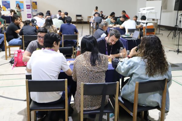 Foto 1 de 11: Más de 100 estudiantes de SKY Airline asisten a jornadas presenciales del programa de Diplomados UGM