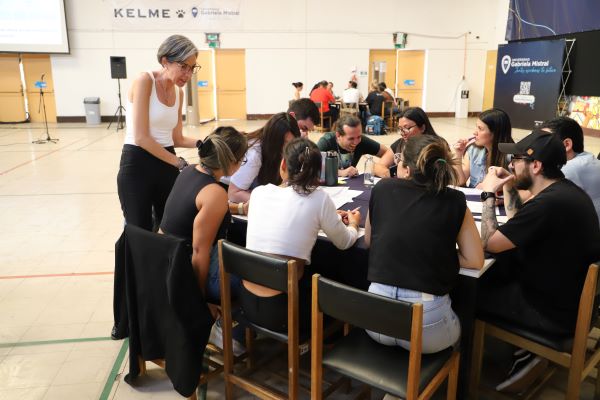 Foto 8 de 11: Más de 100 estudiantes de SKY Airline asisten a jornadas presenciales del programa de Diplomados UGM