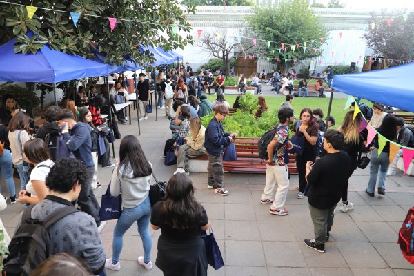 Foto 7 de 22: Universidad Gabriela Mistral da la bienvenida a sus nuevos estudiantes con diversas actividades