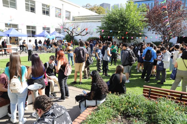 Foto 11 de 22: Universidad Gabriela Mistral da la bienvenida a sus nuevos estudiantes con diversas actividades