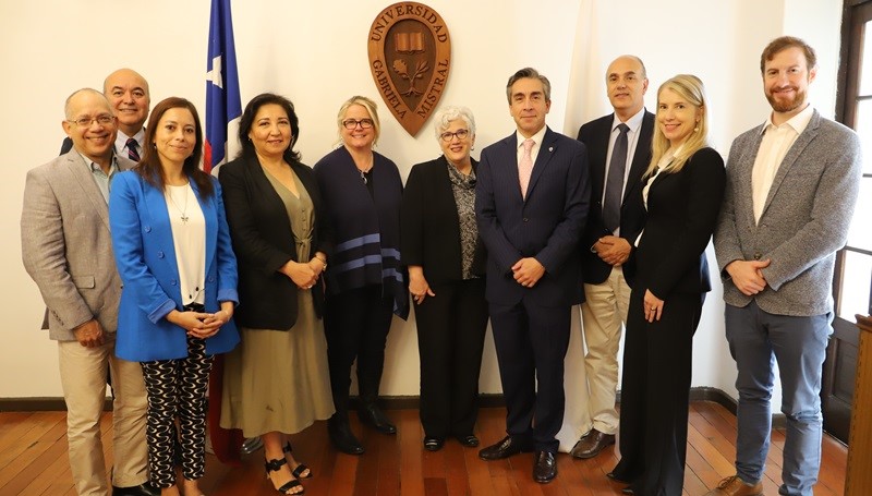 Imagen de la noticia: Dra. Deb Adair, CEO de Quality Matters (QM), se reunió con autoridades de la Universidad Gabriela Mistral