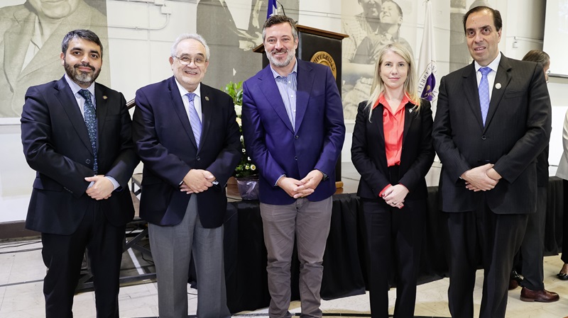Imagen de la noticia: Universidad Gabriela Mistral inauguró Año Académico 2024 con Clase Magistral del ex ministro René Cortázar