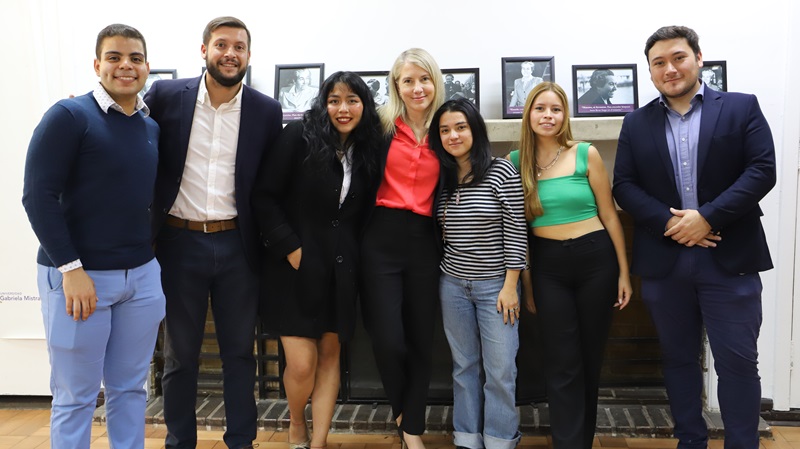 Foto 4 de 6: Universidad Gabriela Mistral inauguró Año Académico 2024 con Clase Magistral del ex ministro René Cortázar