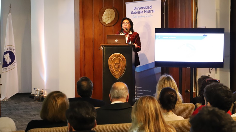 Imagen de la noticia: III Seminario “Construyendo Nuestra Huella” UGM contó con destacada participación de la Dra. en Educación Fernanda Valdés