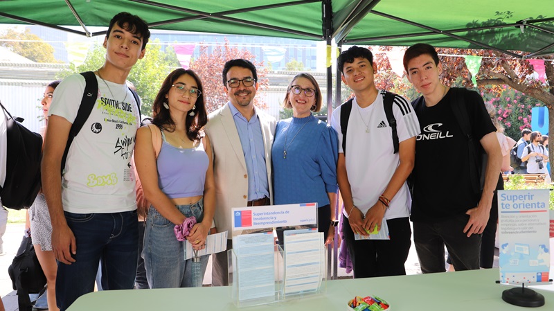 Imagen de la noticia: Primera Feria de Vinculación con el Medio 2024: Impulsando proyectos de impacto social