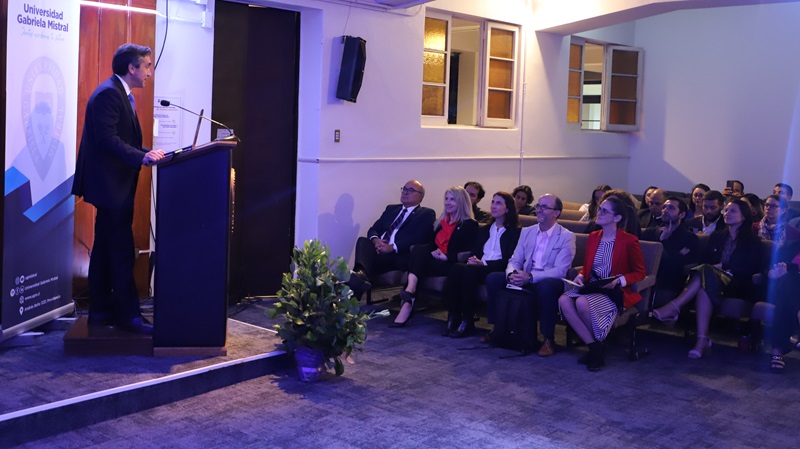 Imagen de la noticia: Emprendedor educativo Kenneth Gent inauguró Año Académico Advance UGM
