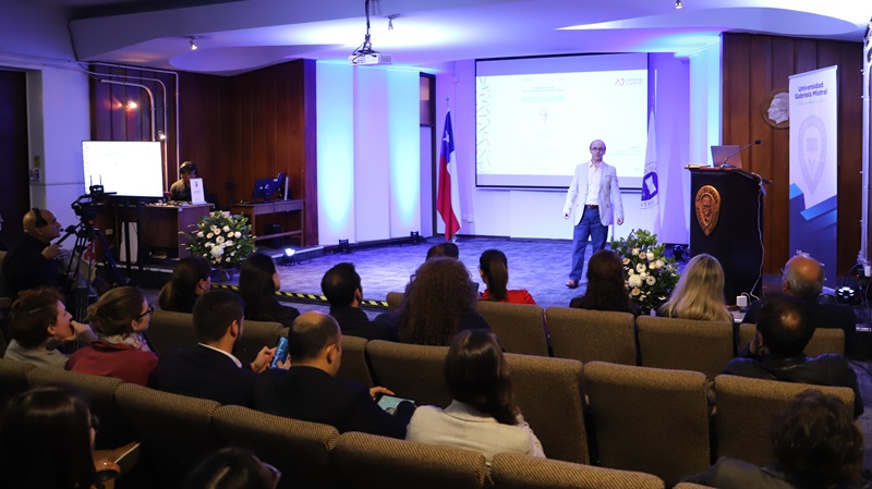 Imagen de la noticia: Emprendedor educativo Kenneth Gent inauguró Año Académico Advance UGM