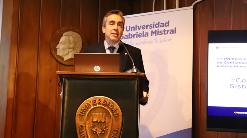 Foto 3 de 4: Primera Encuesta Evaluación de Confianza en las Instituciones: chilenos reprueban a las instituciones judiciales