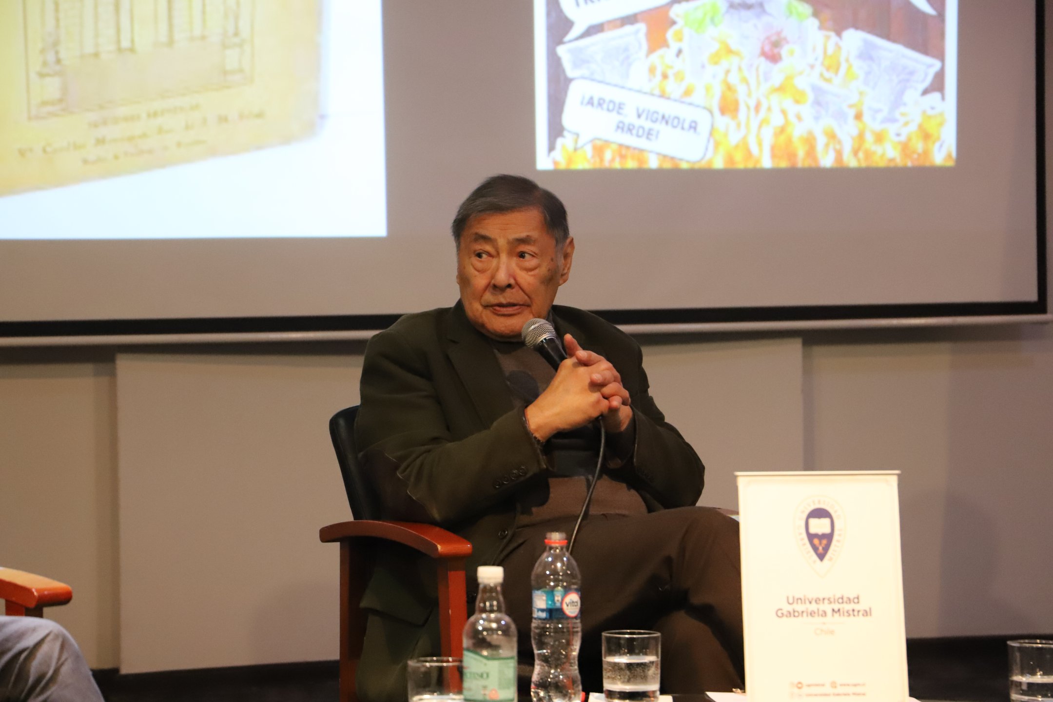 Imagen de la noticia: Destacado arquitecto Alberto Sato dictó magistral charla en la Universidad Gabriela Mistral