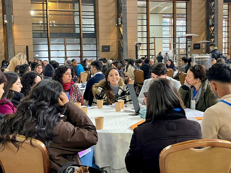 Foto 1 de 4: Estudiantes y representantes de Universidad Gabriela Mistral participaron en Encuentro Juventudes 2024 de 3xi