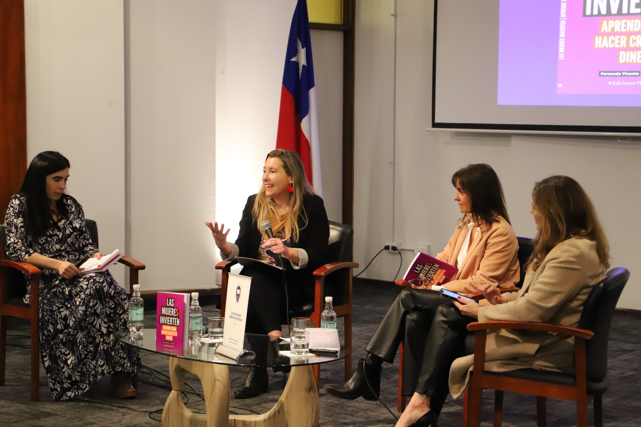 Imagen de la noticia: Directora del MBA UGM presentó libro "Las Mujeres Invierten: aprende cómo hacer crecer tu dinero"