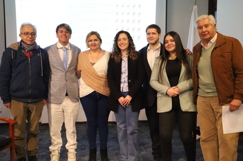 Foto 3 de 6: Escuela de Negocios Cierra Primera Etapa de Proyecto en Conjunto con Red Eleam y Fundación Más