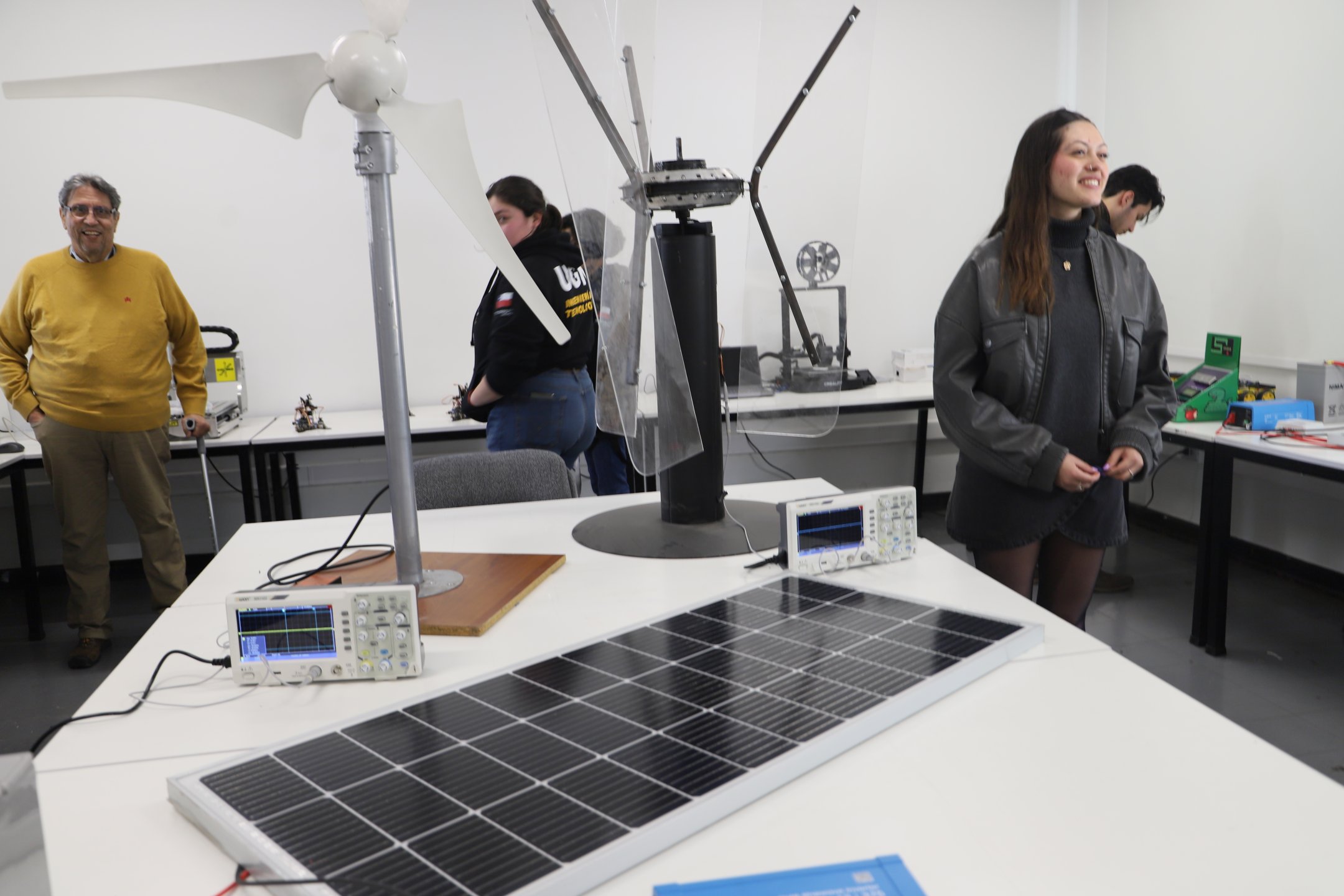 Imagen de la noticia: Universidad Gabriela Mistral inauguró laboratorio de Ingeniería